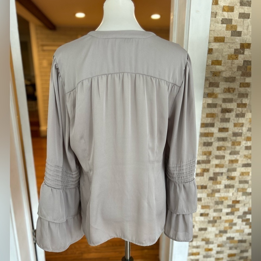 Soft surrounding ruffle sleeve button down blouse - Picture 6 of 7